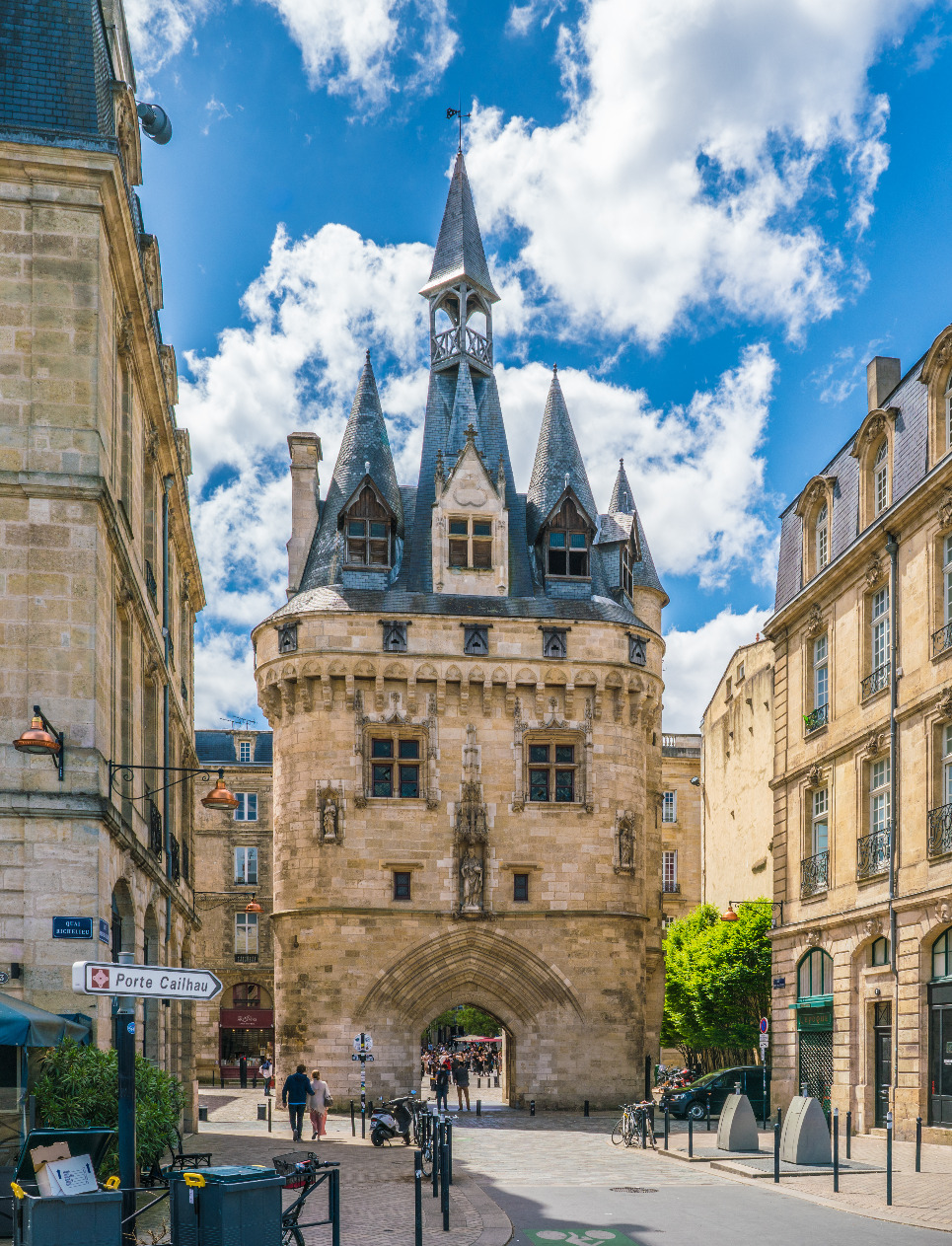 Chauffeur privé Bordeaux Médiéval